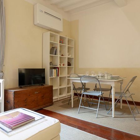 Sweet San Frediano Apartment Firenze Bagian luar foto
