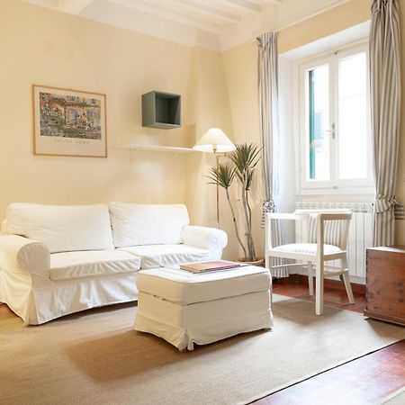 Sweet San Frediano Apartment Firenze Bagian luar foto