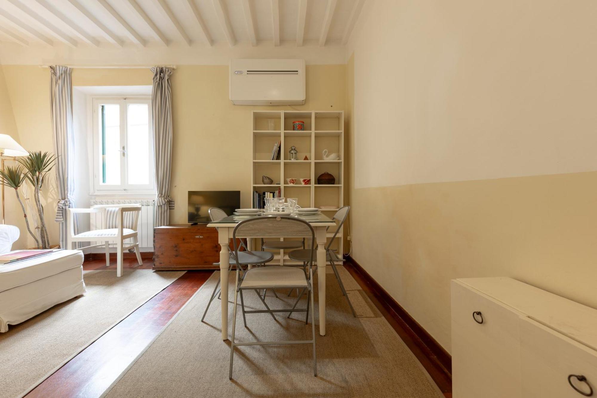 Sweet San Frediano Apartment Firenze Bagian luar foto