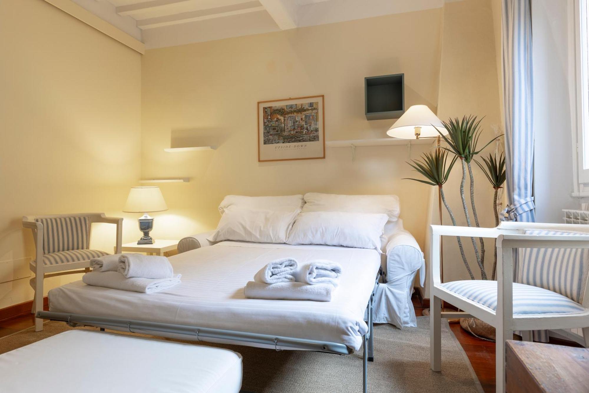 Sweet San Frediano Apartment Firenze Bagian luar foto