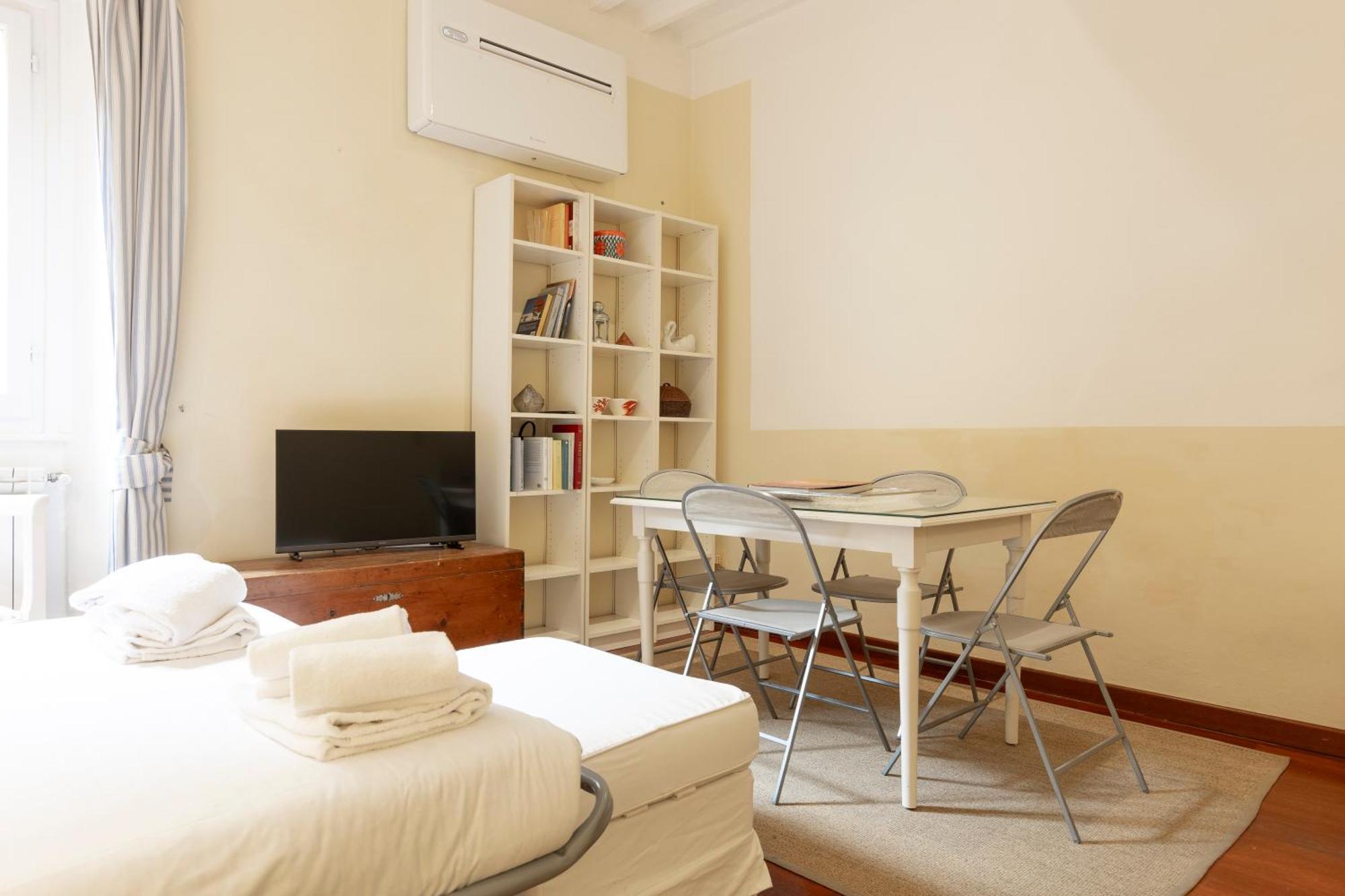 Sweet San Frediano Apartment Firenze Bagian luar foto