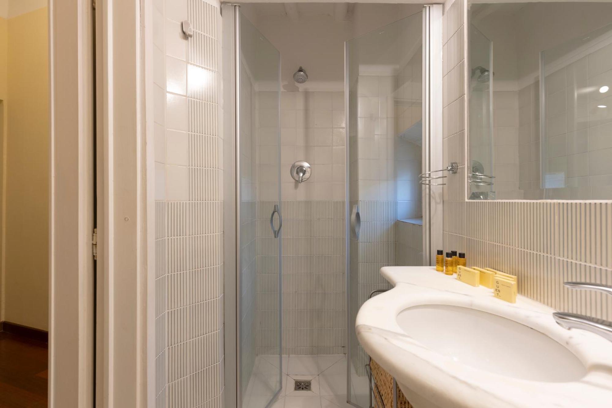 Sweet San Frediano Apartment Firenze Bagian luar foto